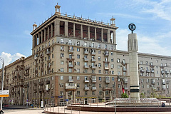 Специалисты провели ремонт фасадов, крыш и заменили ряд инженерных систем.